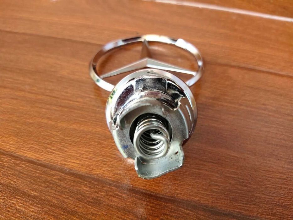 Емблема Мерник за преден капак за Мерцедес Mercedes C / E / S - Class