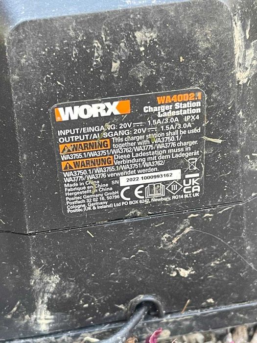 Mașină de tuns iarba WORX Landroid M WR141E-cititi descrierea