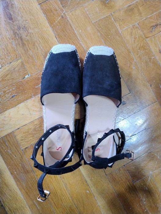 Дамски сандали в черен цвят