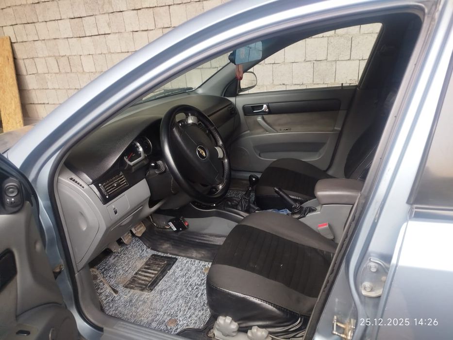 Lasetti 1.8 sotiladi yoki barter kobaltga