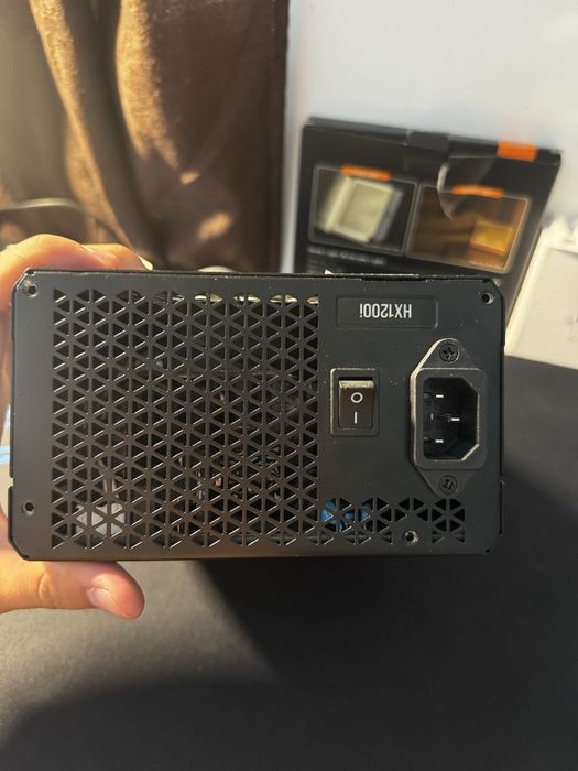 Vând sursă Corsair HX1200i 80+ Platinum, 1200W – fully modular