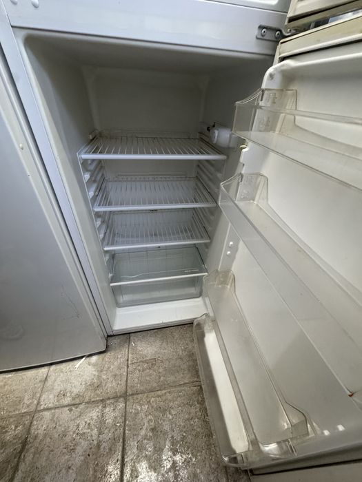 Хладилник с фризер Neo