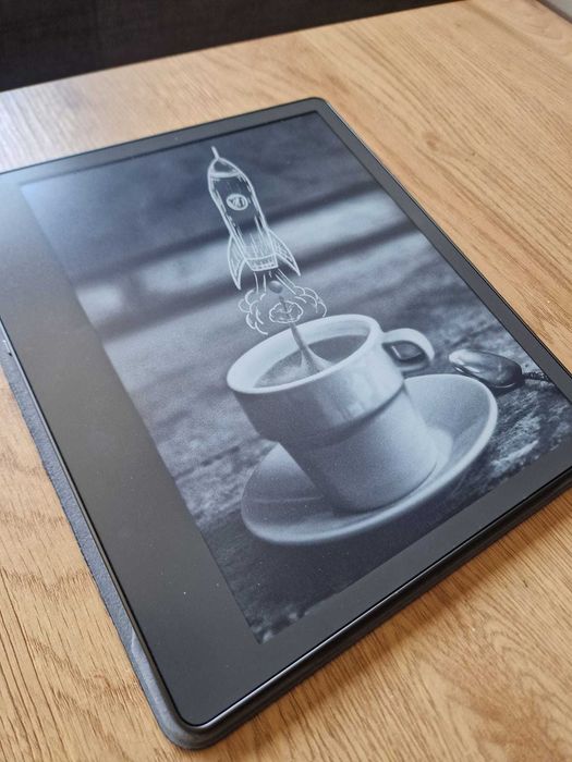 Amazon Kindle Scribe 10.2" 16GB E-Ink Tablet с оригинален калъф