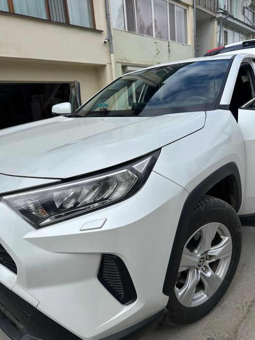 Toyota Rav 4 2021 г