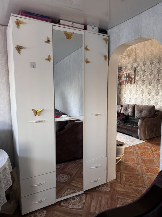 Продам шкаф находится в Бишкулье!