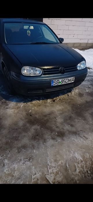 Vând sau schimb  golf 4