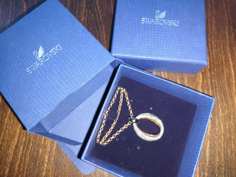 SWAROVSKI Чисто нови ЗА ДВЕТЕ колиета По Договаряне
