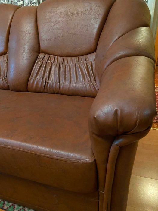 Set canapea extensibilă + 2 fotolii din piele naturală