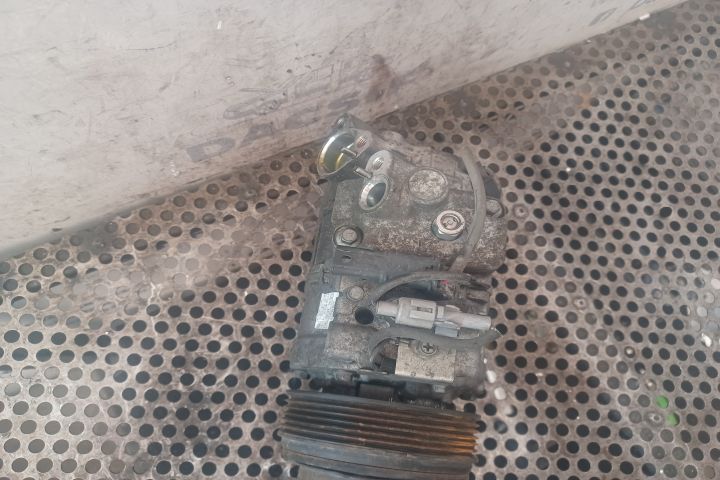 Compresor AC 6987862 03 447260 1852 MX1253 BMW Seria 3 E90