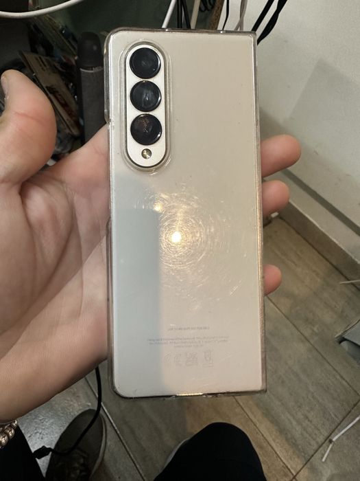 Fold 4 arata impecabil funcitoneaza perfect!