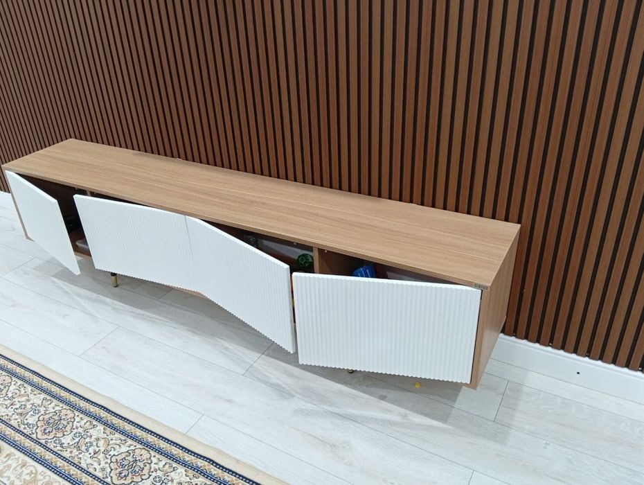 Тумба под ТВ в отличном состоянии