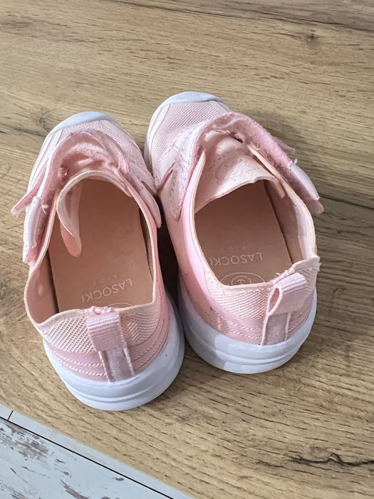 Детски обувки New Balance и Lasocki