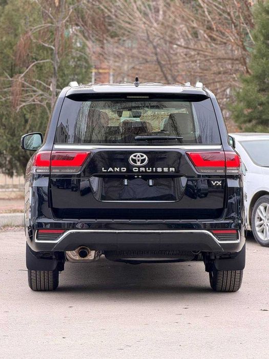 Sotuvda Toyota Land Cruiser 300  7 Mesta