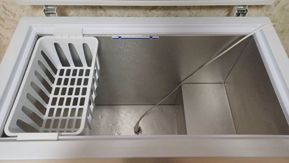 Продам. Морозильник