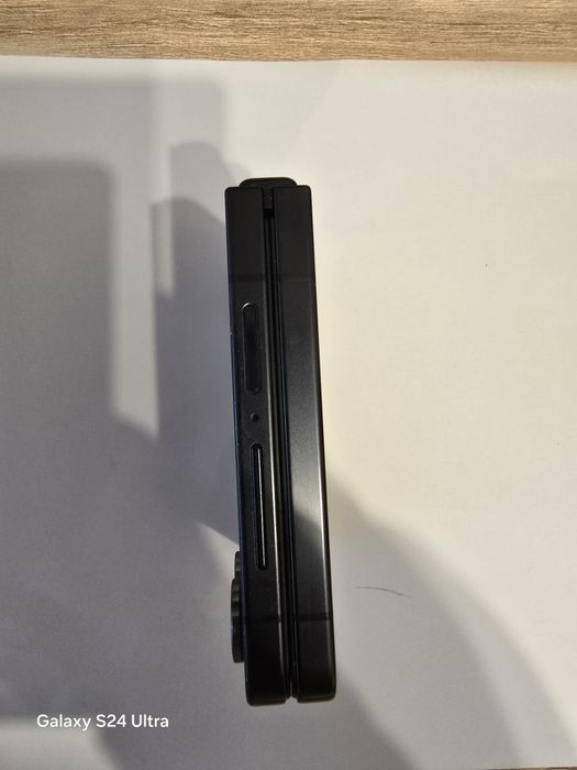 Samsung Galaxy Z Flip 7