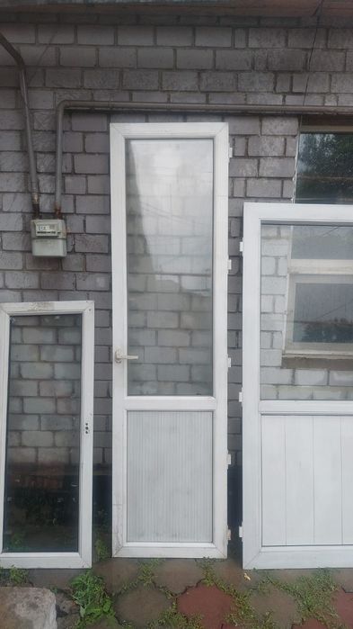 Пластиковые окна двери нету касяков