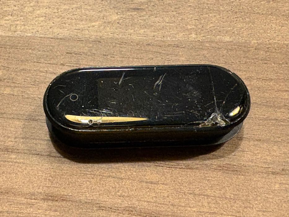 Продавам 3 смарт гривни Xiaomi Mi Band