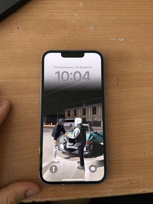 Iphone 13  в голубом цвете