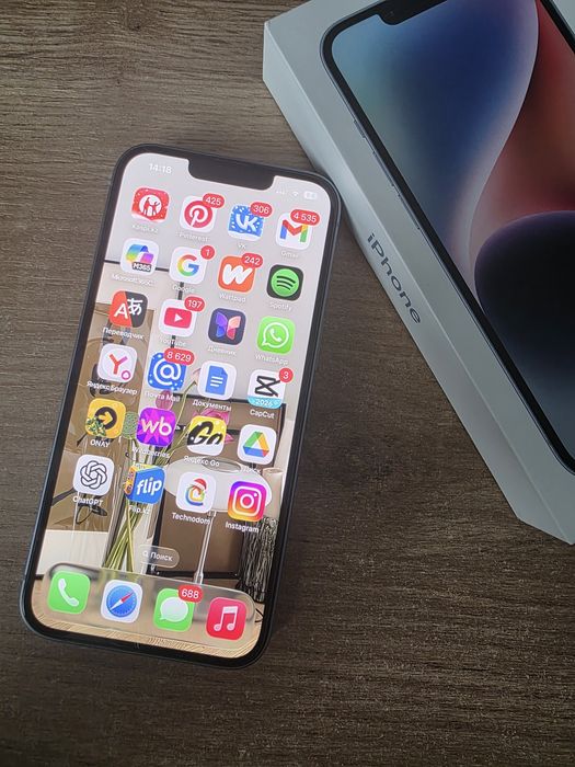 Продам айфон 14 256 память