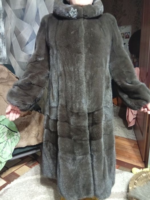 Срочно продам норковую шубу 450000.бк