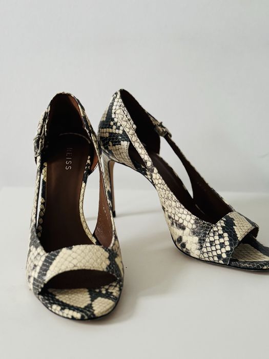 Нови сандали на Reiss