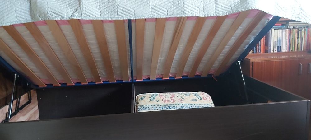 Продавам гардероб