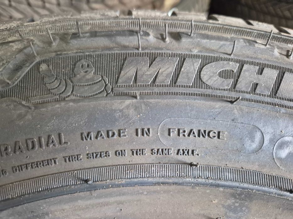 4 Anvelope de VARA - 195/70/15C 104/102R - Michelin Agilis 3 - NOI - DOT 2023 !