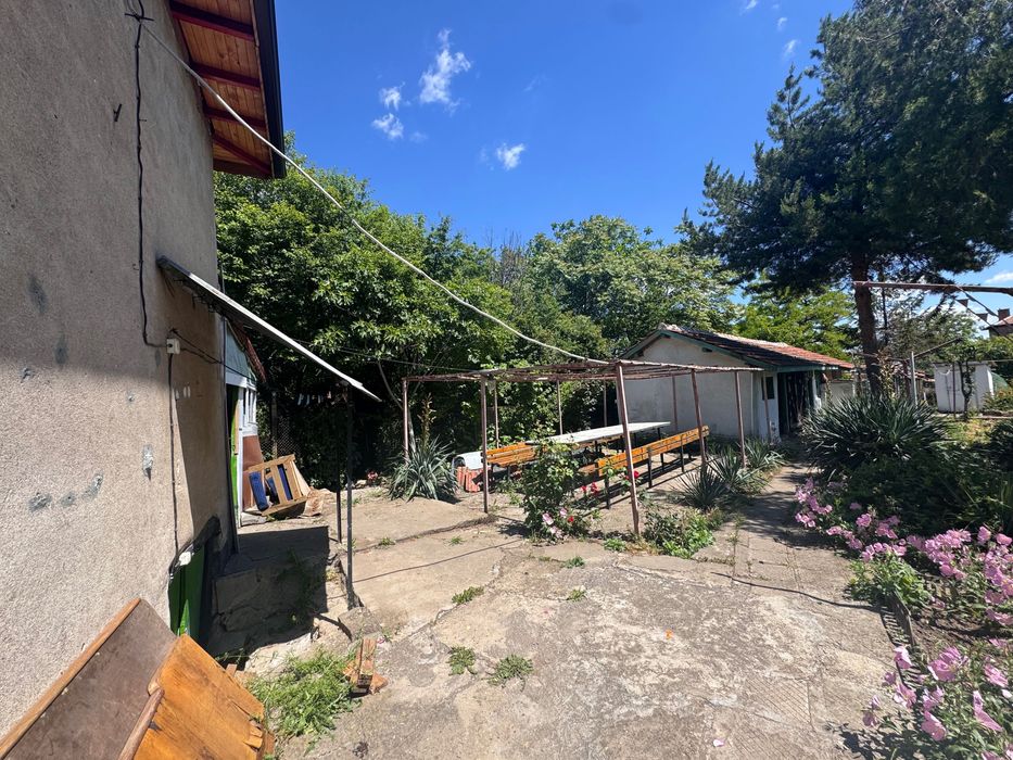 Продава се Къща в с. Бреница, Област Плевен - 500 кв.м за 100 €/кв.м - Снимка #5