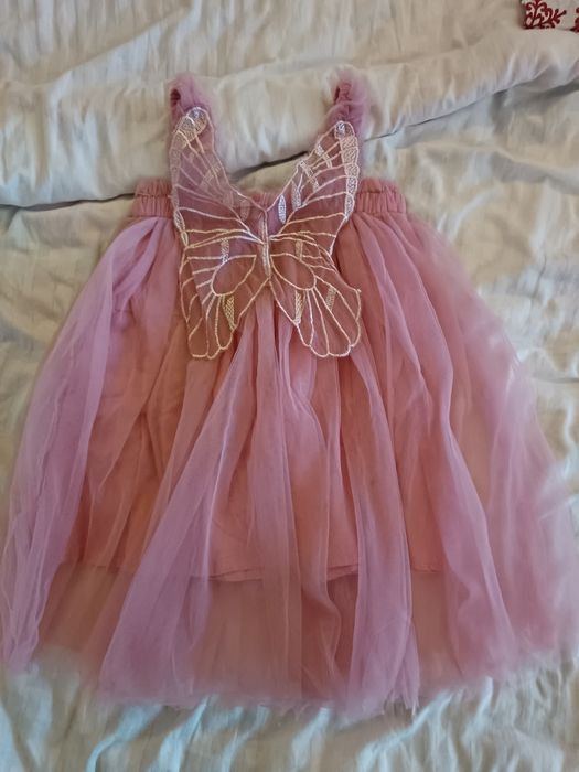 Официални роклички размер 92!  9€ за брой