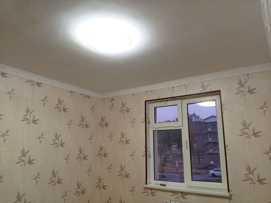 Тошкент шахрига жуда яқин ва қулай жойда 2 хонали квартира сотилади