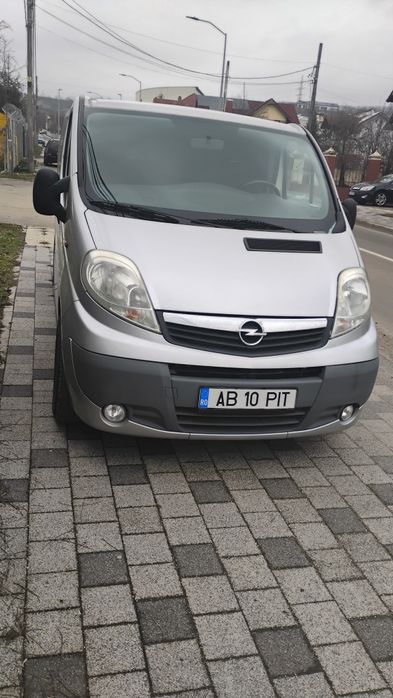 Opel Vivaro 8+1 lung