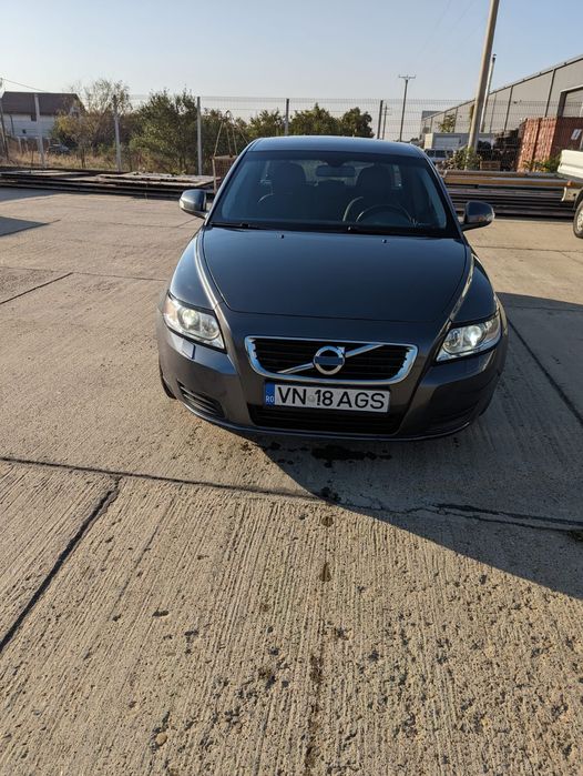 Vând  Volvo v50 an 2011