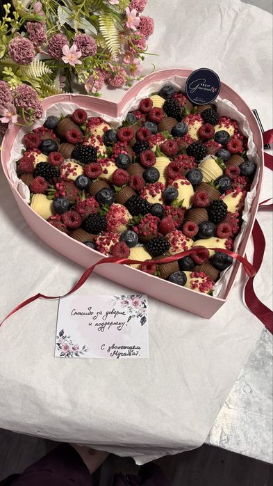 Клубника в шоколаде qulupnay Shokolad sovg’alar Подарки Шоколад