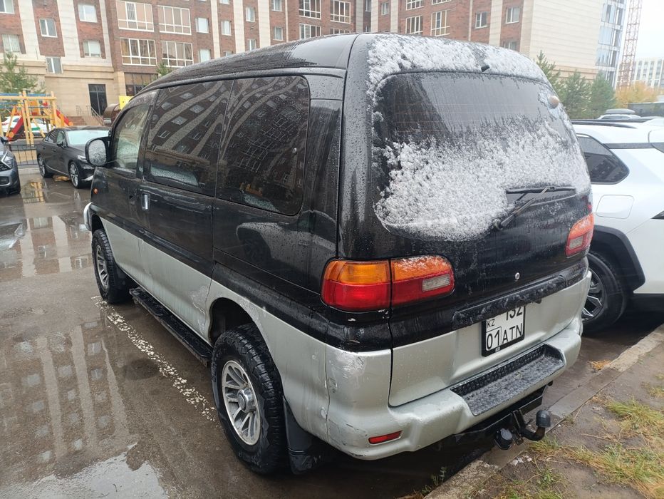 Mitsubishi delica