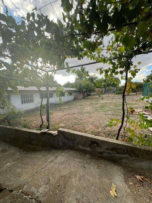 Къща с двор в кв.Болярово,гр.Хасково