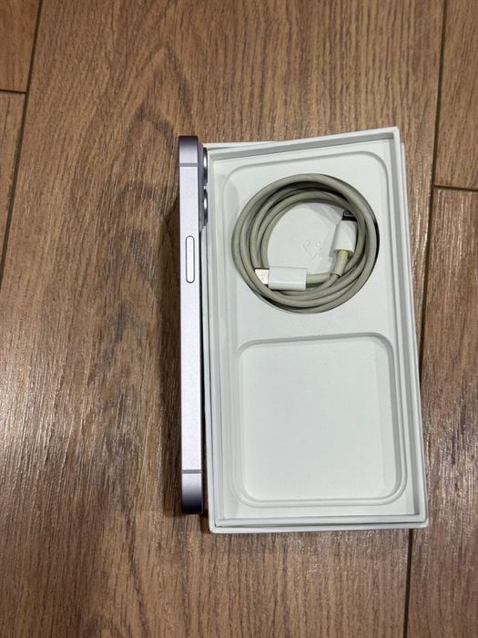 Iphone 14 в хорошем состоянии без царапины
