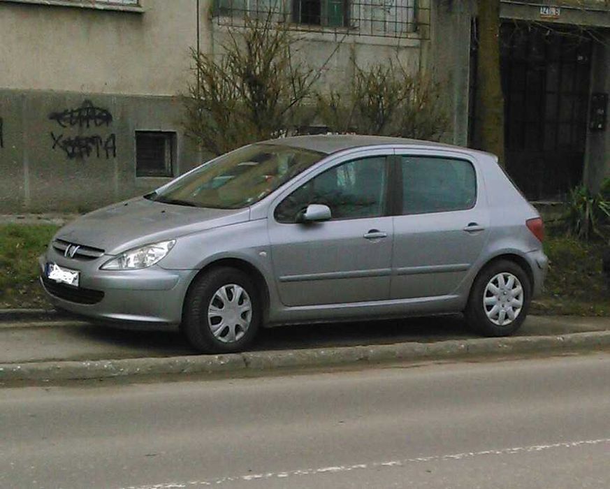 Продавам Пежо 307