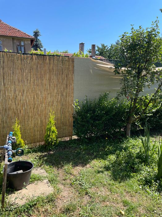 Продавам 45м засенчваща мрежа за монтаж на огради,  90%, 1.5м широка