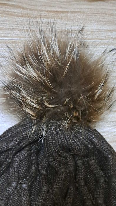 Шапка вязаная с бубоном