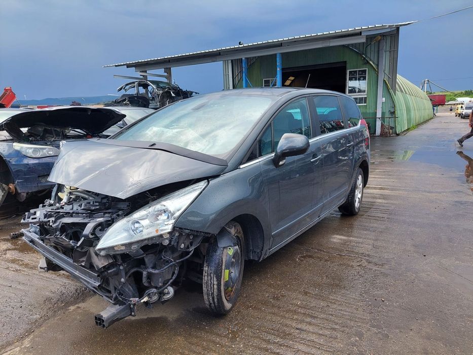 Dezmembram Peugeout 5008, an 2012, 1.6 HDI, cutie Automata