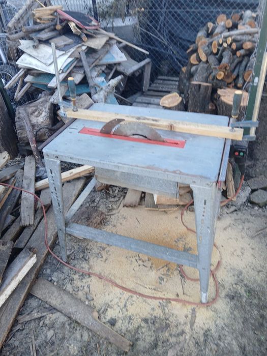 Circular cu masa 220 volt