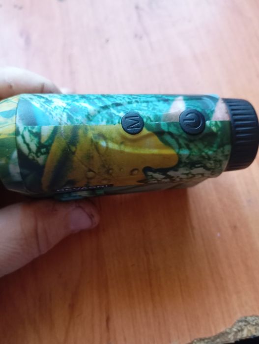 Монокъл с лазерен далекомер