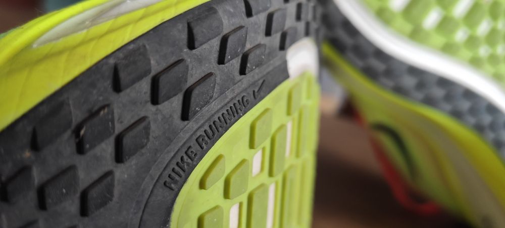 Nike Vomero plus номер 43