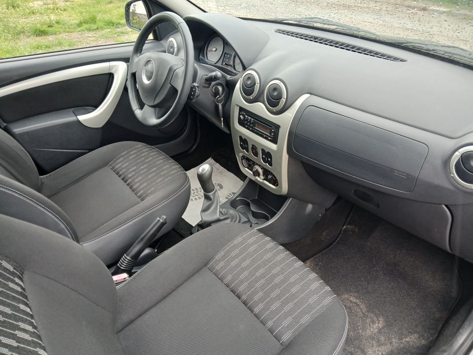 Dacia Logan Mcv 1.5 Diesel 5 locuri € 5 2012