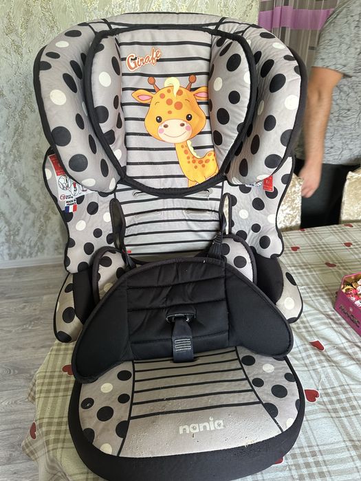 Продам автокресло детское 15000