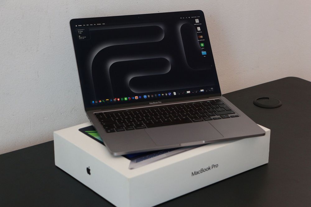 Apple Macbook Pro M1, Touch Bar, 13.8" ca nou