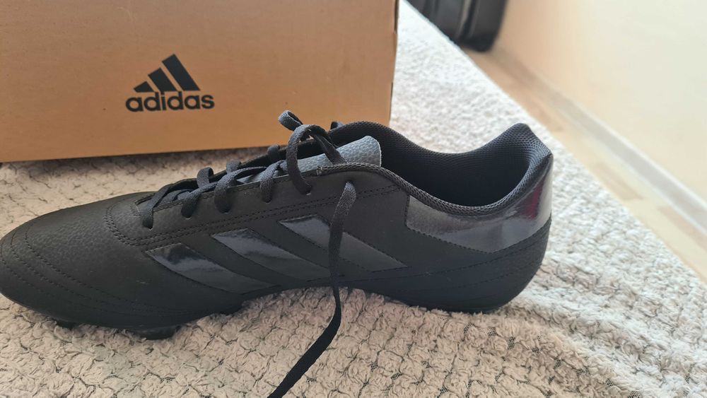 Бутонки адидас в много добро състояние