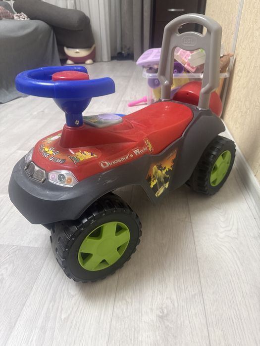 Продается машинка детская
