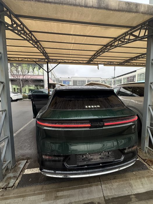 Продается Zeekr 7x