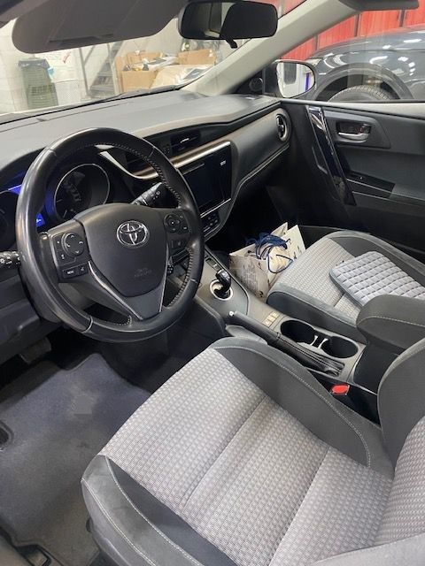 Toyota Auris 1.8 Hibrid